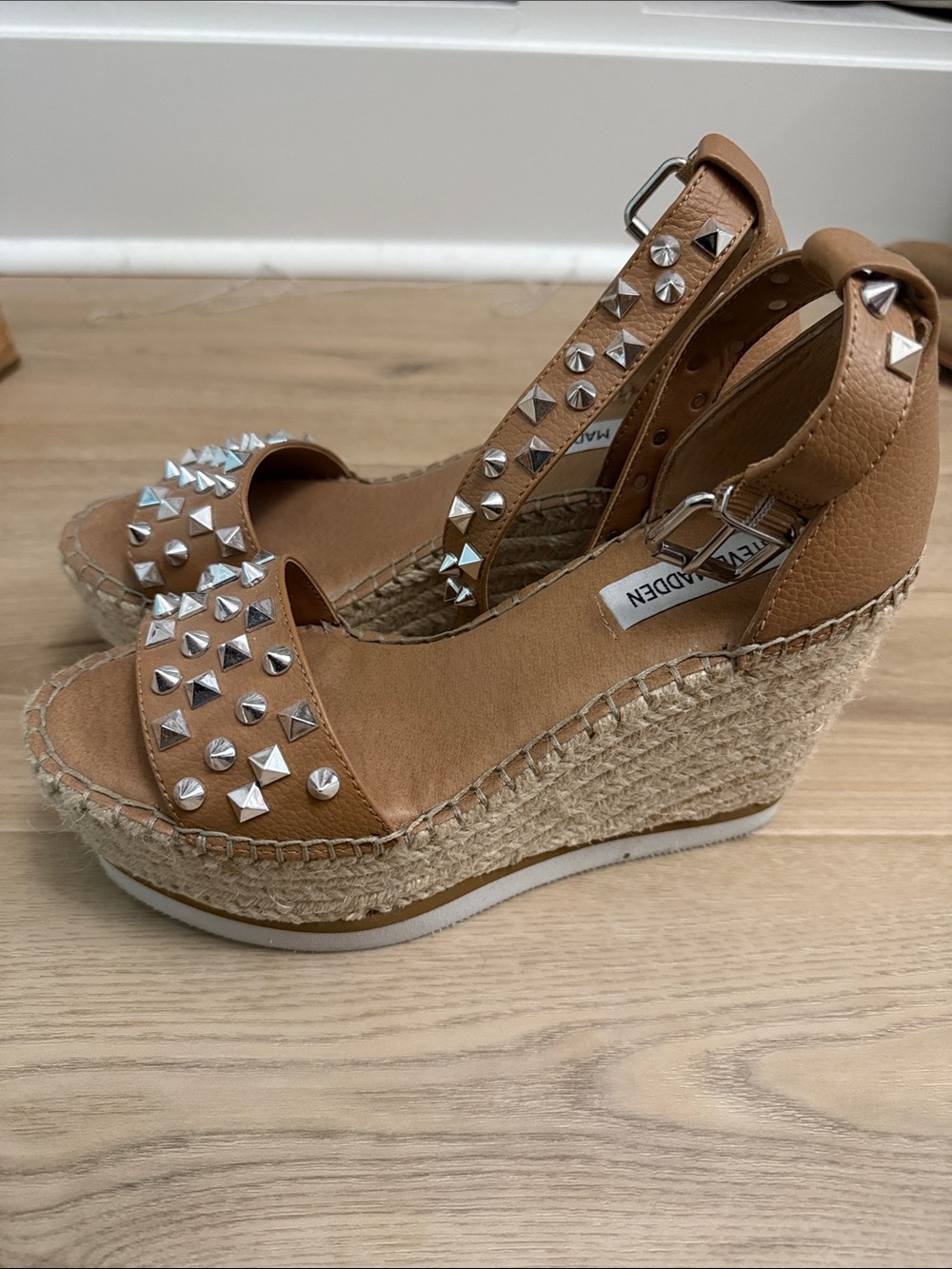Steve Madden Tan Studded Espadrille Wedges